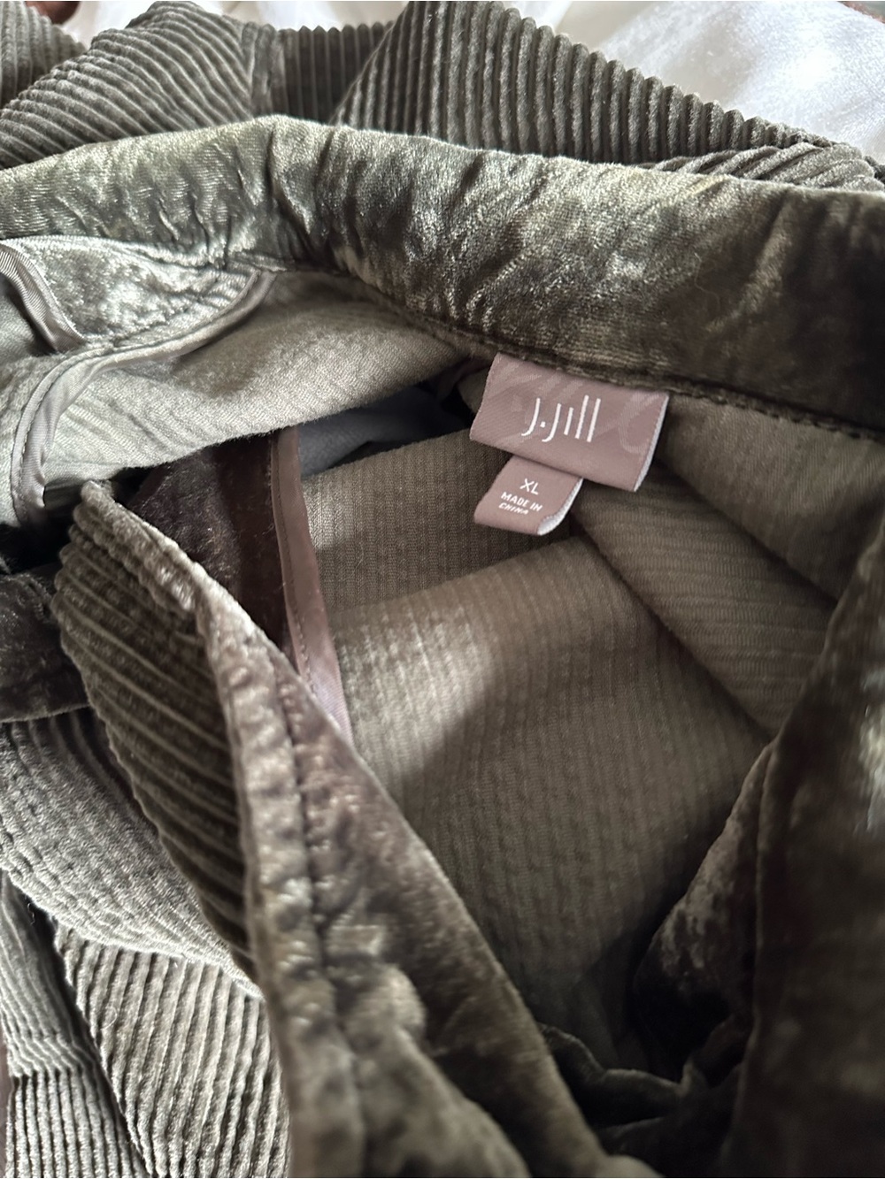 JJill Women’s Olive Green Corduroy with velvet trim barn coat - Picture 11 of 11